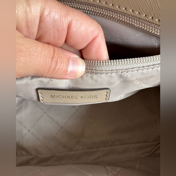 MICHAEL KORS CROSSBODY/SHOULDER BAG - Picture 9 of 14